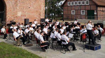 Benefiz-Konzert Zarrentin - Marinemusikkorps Kiel