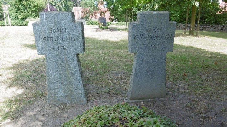Kriegsgräber auf dem kirchlichen Friedhof