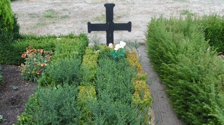 Grab eines deutschen unbekannten Kriegstoten