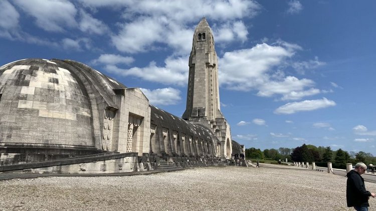 Info-Fahrt Frankreich - Gebeinhaus französischer Nationalfriedhof