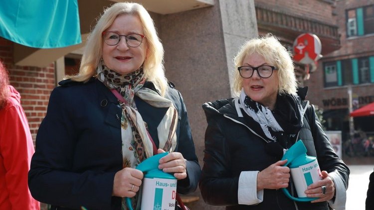 Barbara Becker-Honrickel, FDP-Fraktion; Rita-E. Waldow, Kreisvorstand Schwerin - Auftaktsammlung 2022 Landesverband M-V