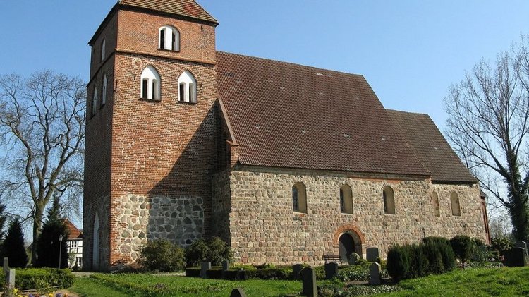 Benthen - Kirche